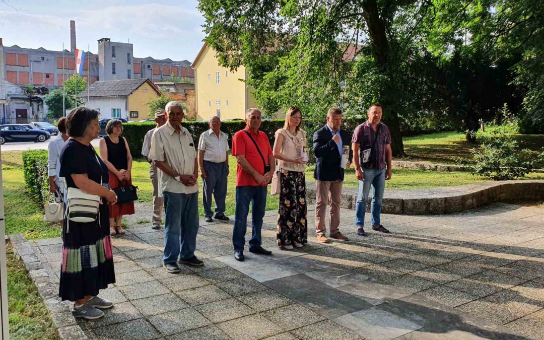 POVODOM DANA ANTIFAŠISTIČKE BORBE, A U IME SJEĆANJA POLOŽEN VIJENAC I ZAPALJENE SVIJEĆE