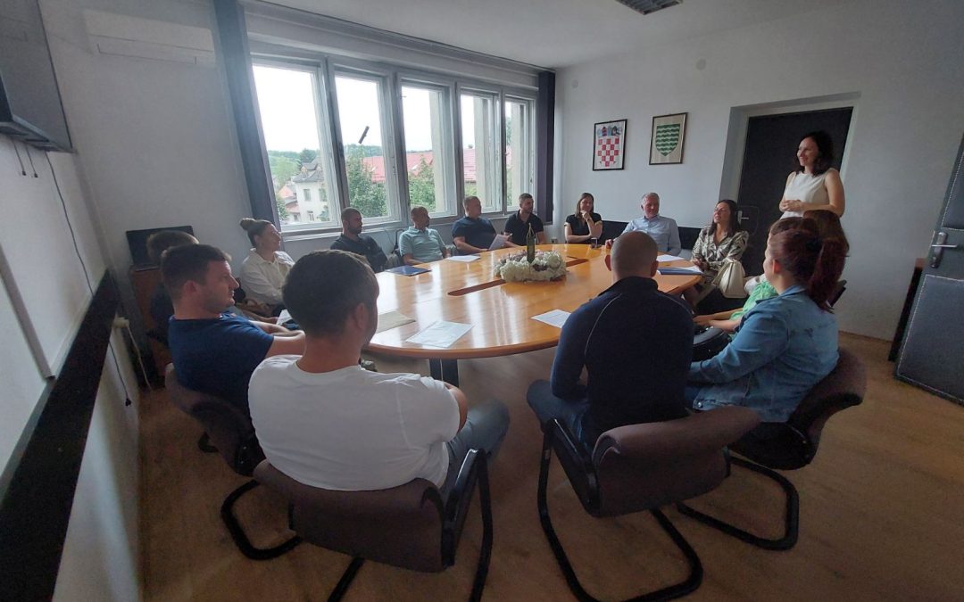 POTPISIVANJE UGOVORA O DODJELI BESPOVRATNIH NOVČANIH SREDSTAVA NA TEMELJU PROGRAMA MJERA ZA POTICANJE RJEŠAVANJA STAMBENOG PITANJA MLADIH U 2025.